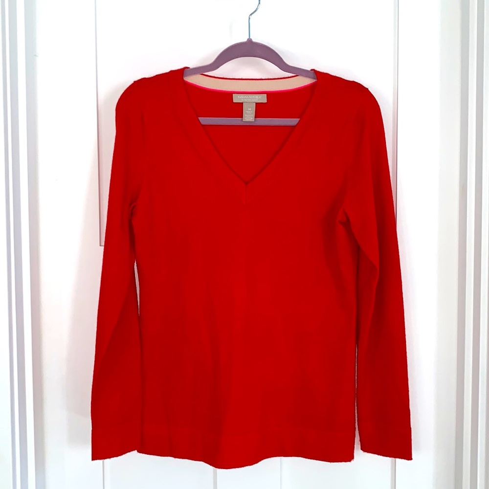 Banana Republic Extra Fine Wool Red V-Neck Sweater Tan Trim NWOT Size M
